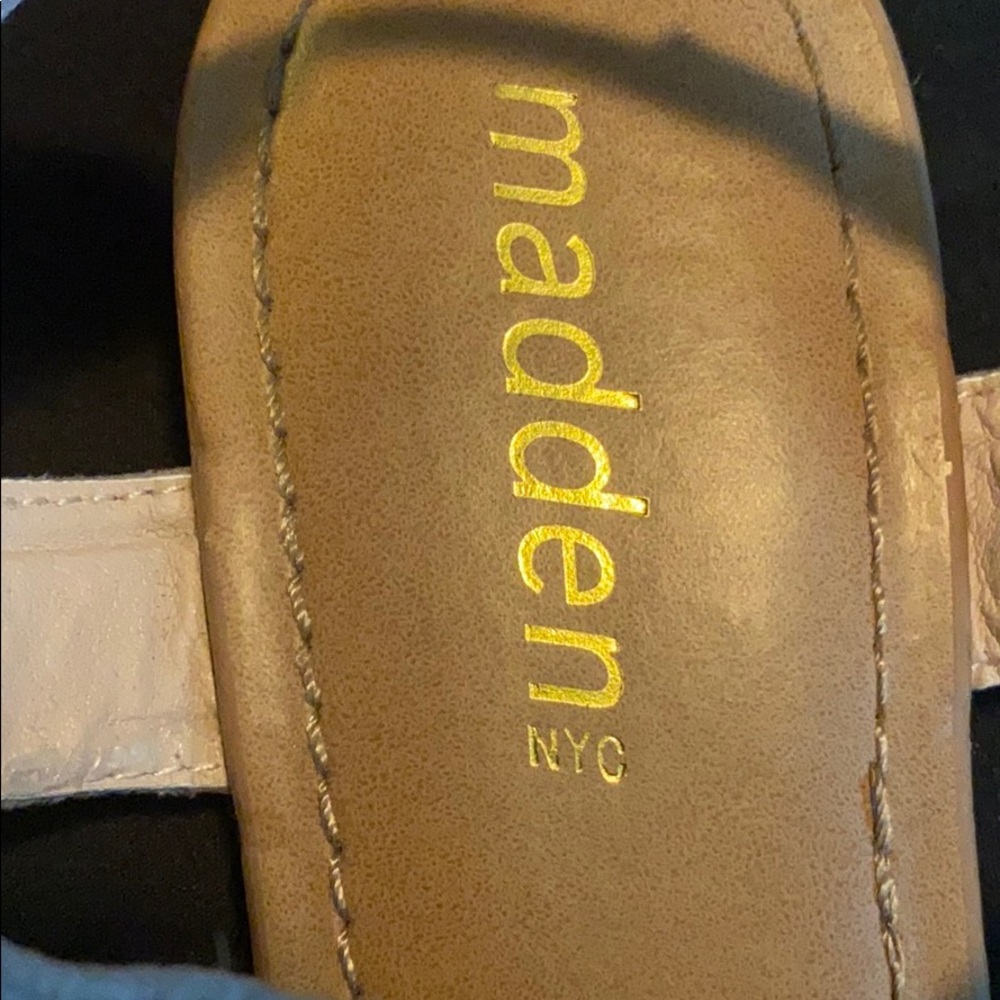 sandals - Picture 2 of 3